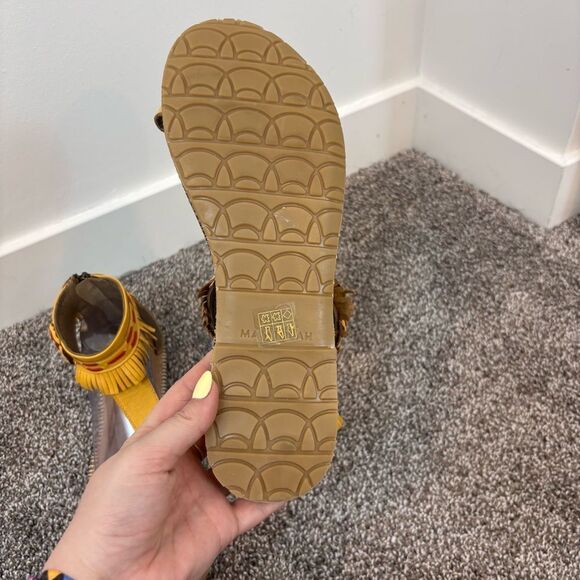 MANITOBAH MUKLUKS Wasaga Ankle
Sandals yellow 11 NEW without tags Size 11 - Picture 11 of 12